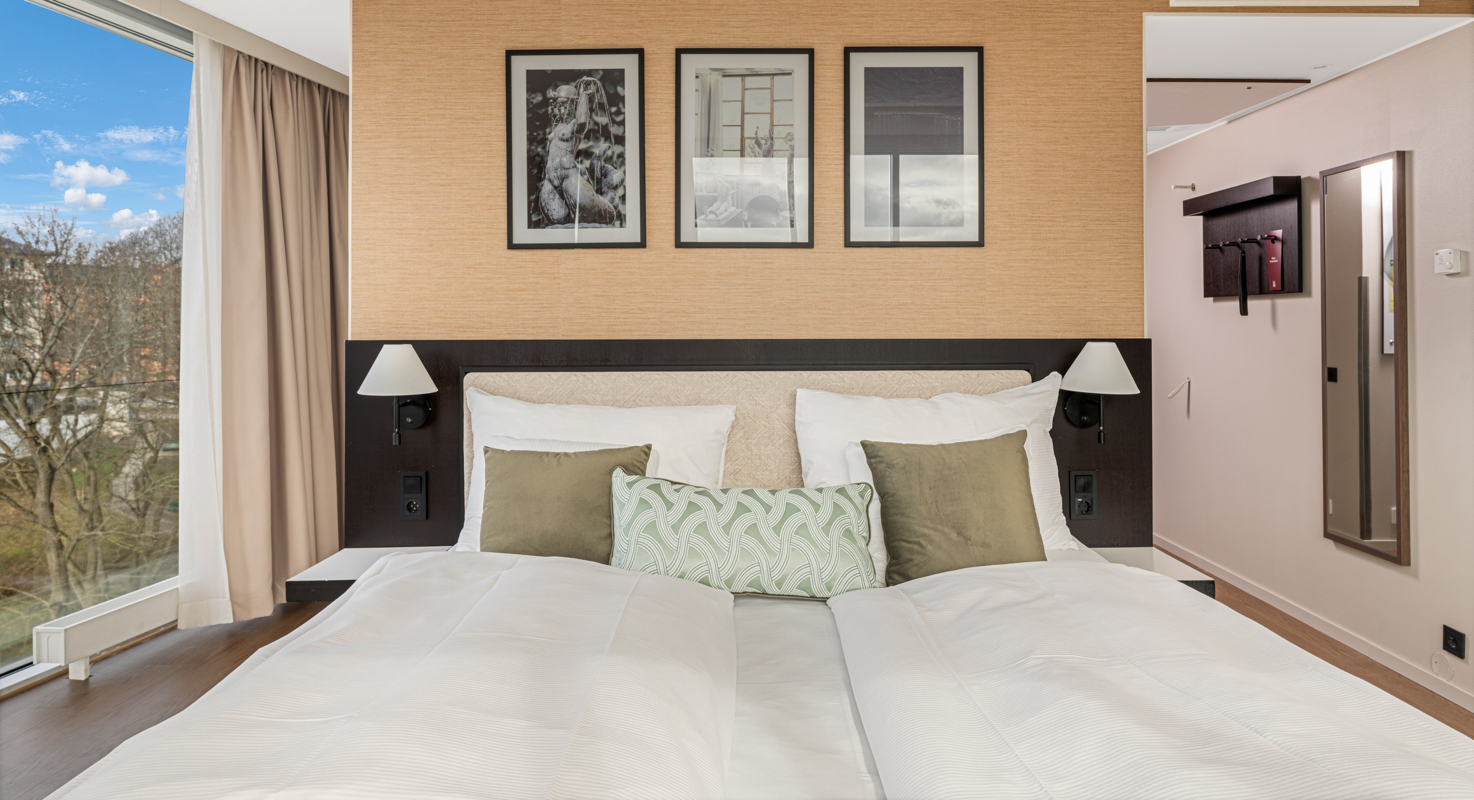 Hotellövernattning i nyrenoverat rum, inklusive spa