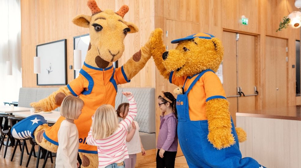 Bo på hotell och träffa Lollo & Bernie