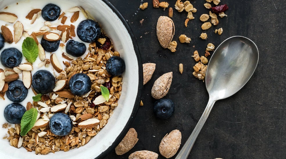 Nybakat bröd står alltid framdukat på frukosten på Clarion Hotel